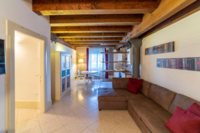 Гостиница Youatmolino Canal View Apartment  Венеция